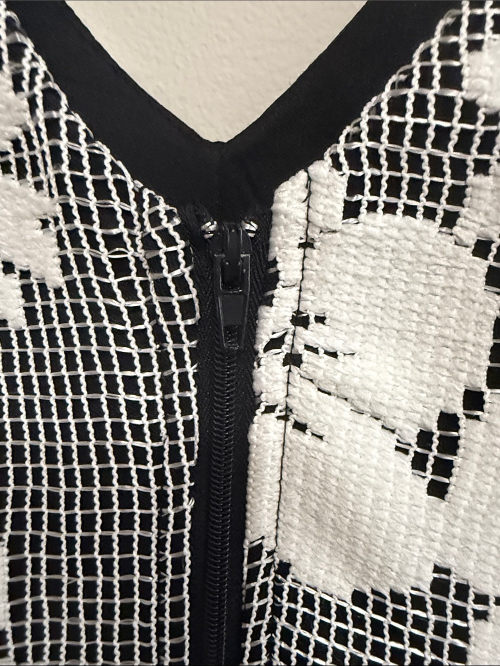 Alya Black Dress with White Floral Lace Overlay - Picture 4 of 5